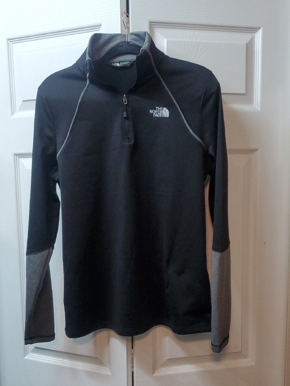The North Face Womans L Black with Gray Sleeve Accent Quarter-Zip